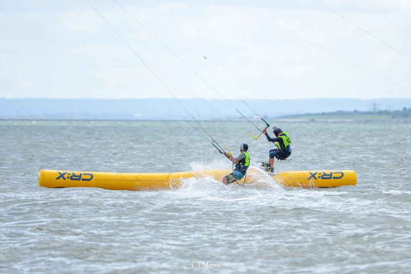 yandyfeed's tweet photo. British CR:X Kite Race Series at Essex Kitesurfing Club, Southend-on-Sea - @crxclass https://t.co/fz1xBKTjS9 https://t.co/qHc5bDGwFg