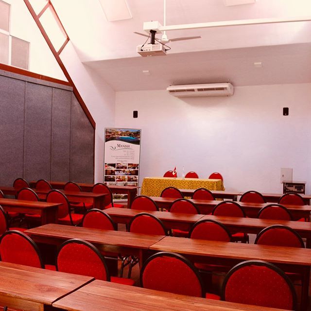 ManishHotel's tweet photo. #AuditorioManish ¿ya conoces nuestro auditorio? 
Capacidad máxima para 150 personas. Si quieres conocerlo o separar salas escríbenos a reservas@manishhotel.com.pe :
:
:
#businesstravel #jungle #auditorio #selva #hotel #traveler #luxurytravel #travelphoto… https://t.co/y8PsNZCK0o https://t.co/vJe16oUixK