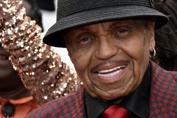 pinchographer's tweet image. Acaba de fallecer Joe Jackson, el papá de Michael Jackson... #RIPjackson