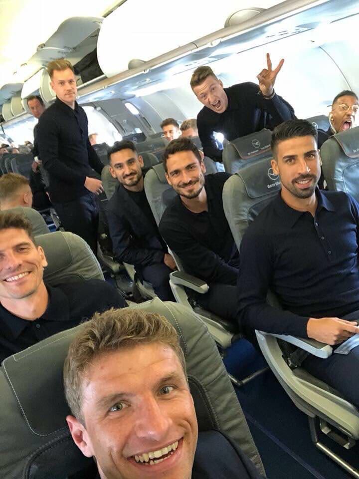 #المانيا_كوريا_الجنوبيه
ما فيه فرق كلهم طلعوا ب٣ نقاط .. محد احسن من احد
هههههههههههههههههههههههههههههههههههههههههههههه هههههههههههههههههههههههههههههههههههههههههههههه