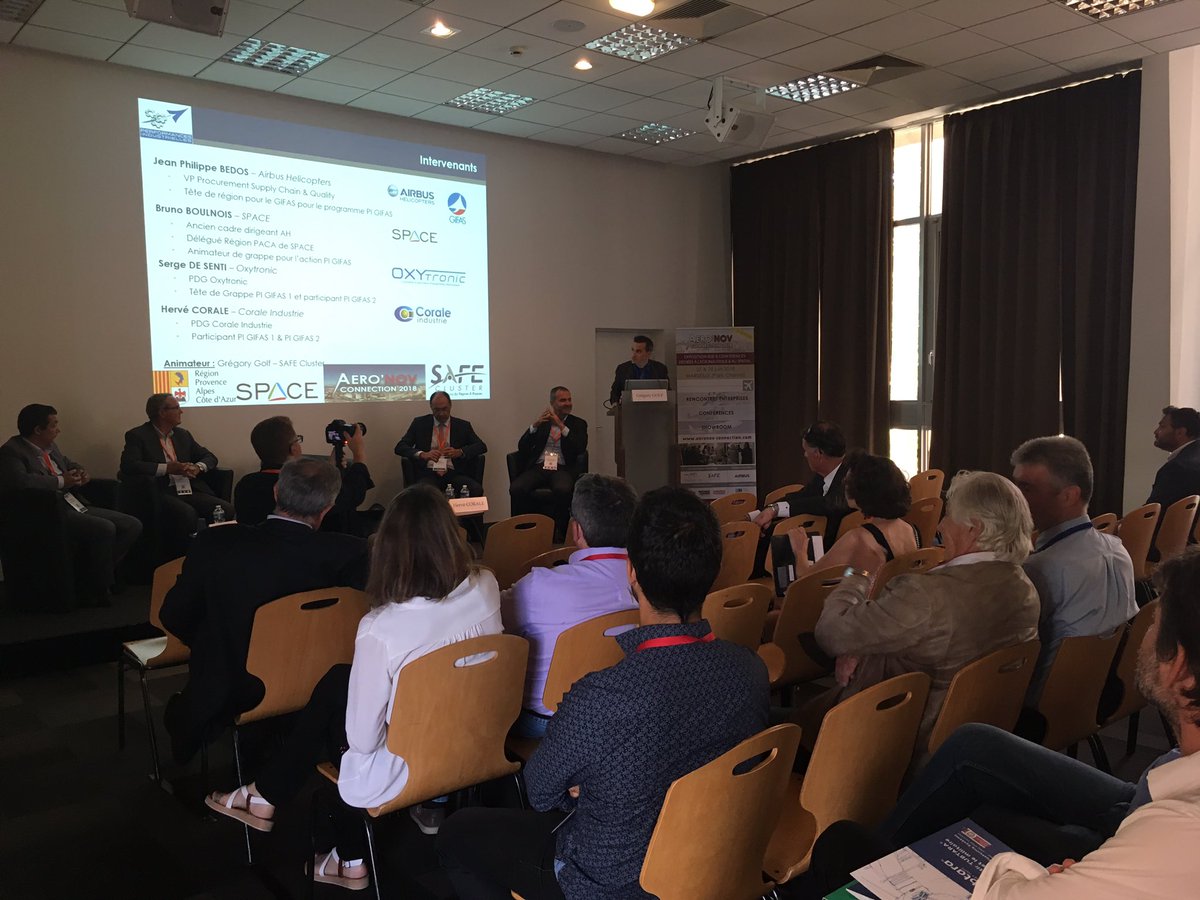 1rstConnection's tweet photo. La Table ronde organisée par notre partenaire Safe Cluster commence, menée par Grégory Golf. #safecluster #aeronov2018 @Safe_Cluster https://t.co/SGxhXr8G25