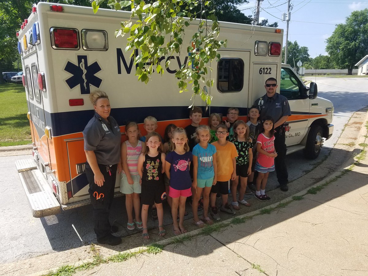 MCAmsberg's tweet photo. The kids enjoyed a visit from the Mercy EMTs! #MCLeads https://t.co/BMAtpspKKX