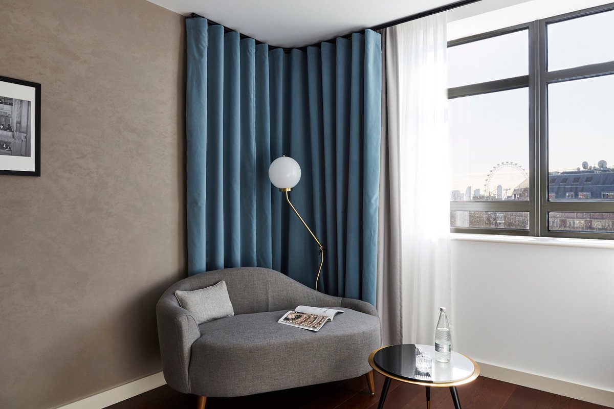 We just love how a neutral colour scheme allows the furniture to take centre stage in the living space! The result looks absolutely sublime in this bedroom at the Indigo - Leicester Square.

#DistinctionProjects #DistinctionHotels #Theatre #theatredistrict #leicestersquare