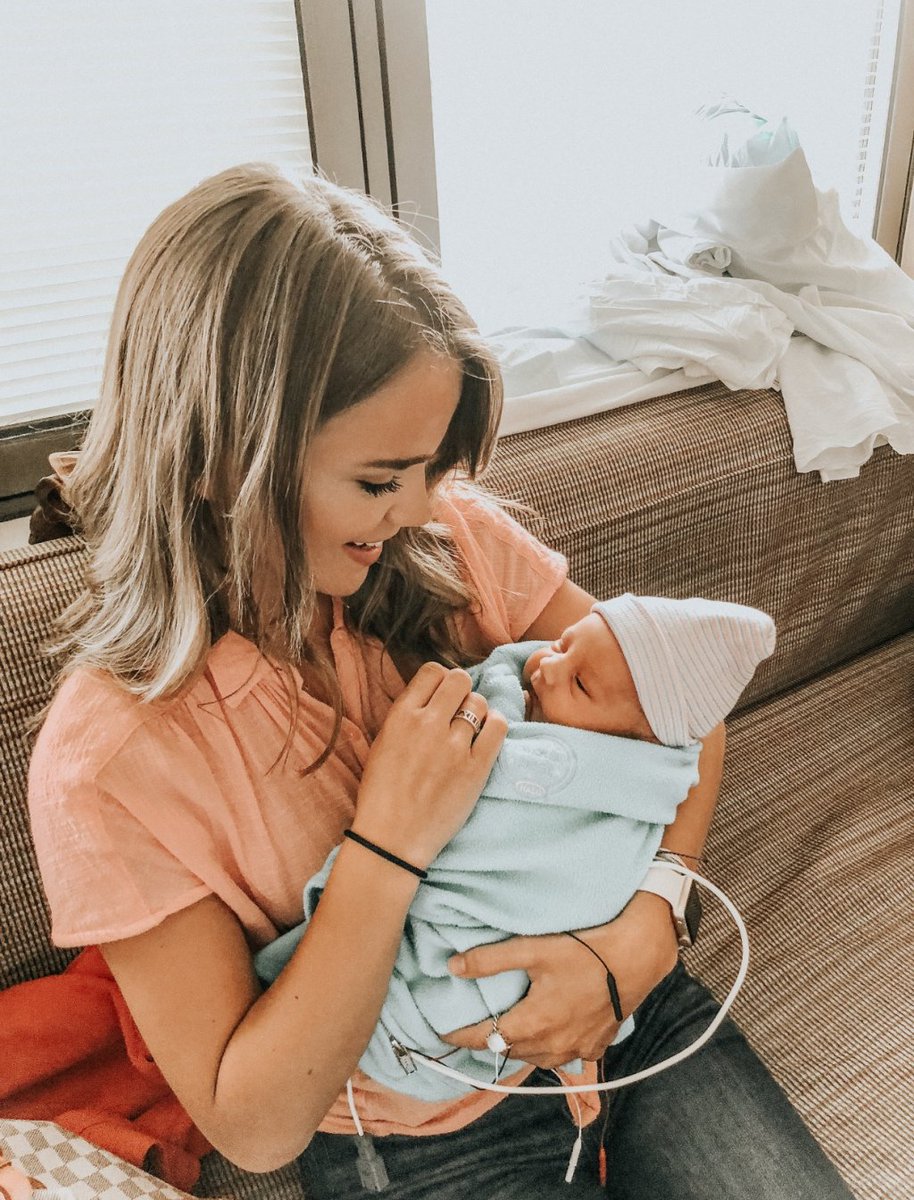 The Fourth Hour mallorycaroline.wordpress.com/2018/06/27/the…