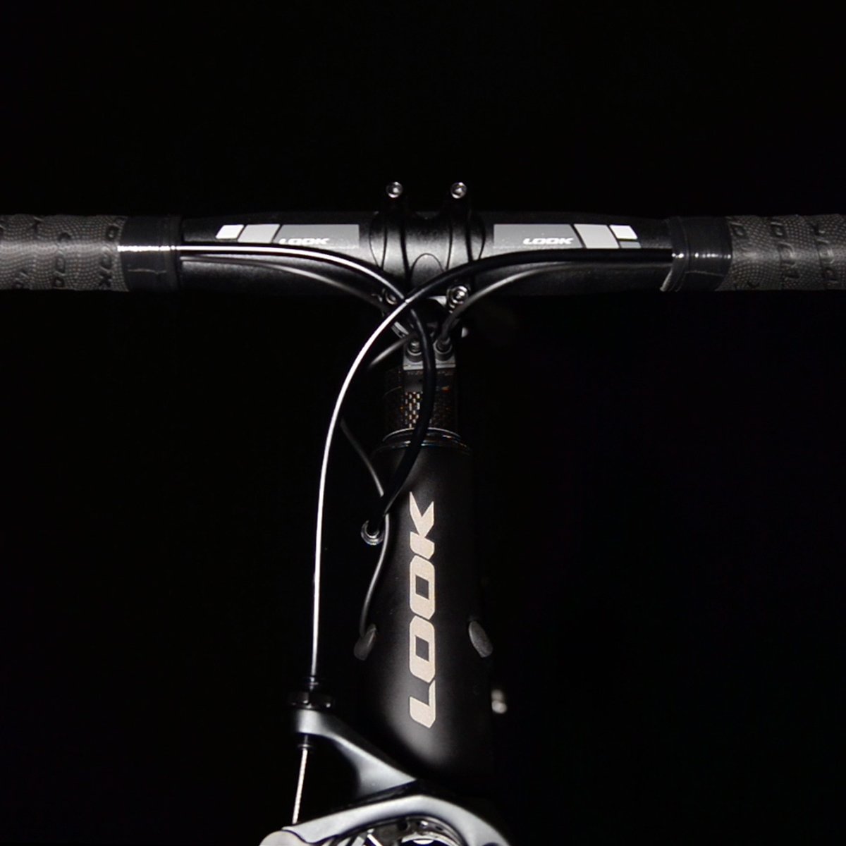lookcycle's tweet photo. It's time to encounter our LOOK 785 Huez RS, "Road Bike of the year" by the French magazine #LeCycle.
Learn more about this beauty
➡️ https://t.co/HFWtJQjCmO
🏔️🚲🌞🎉🏆🥇 https://t.co/WSI58CVZ8Q