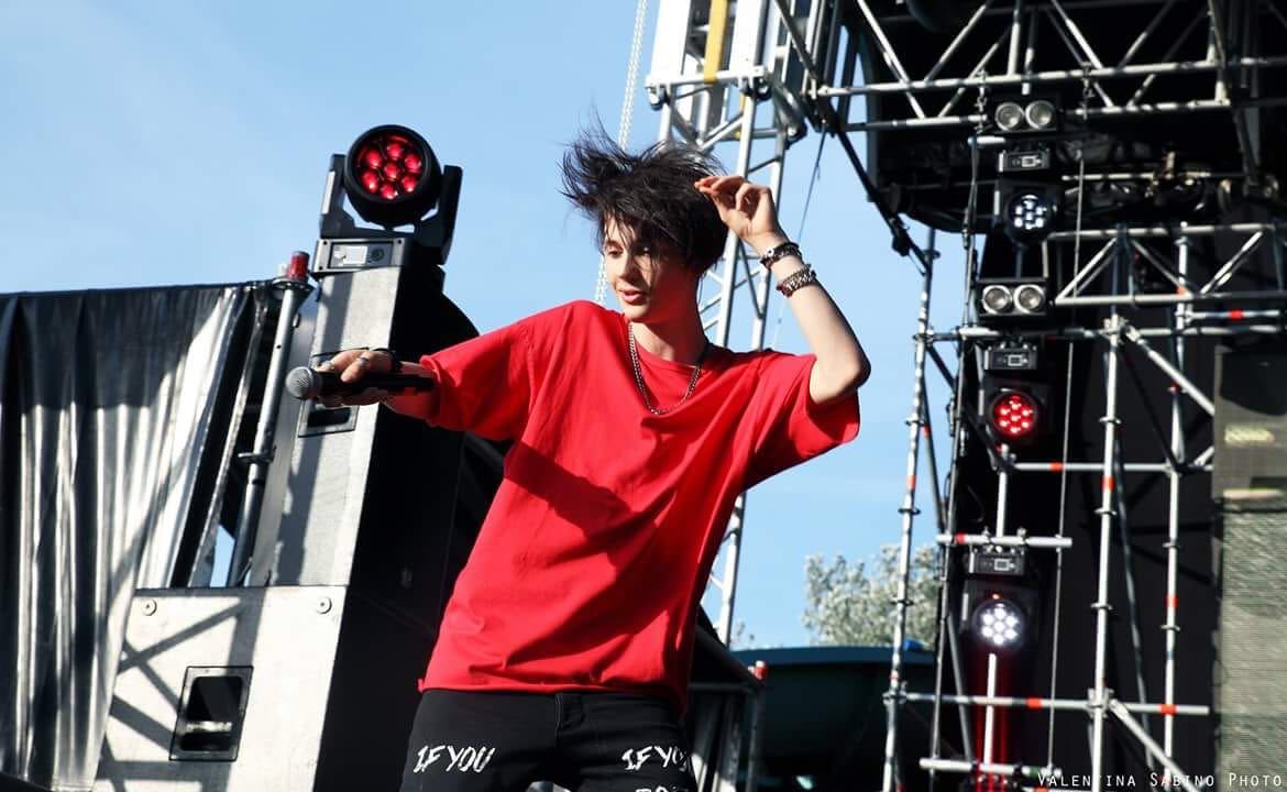 ThomasOfficial's tweet photo. Un po’ di ricordi di questo inizio d’estate! ☀️
Ci siamo abbracciati, abbiamo cantato insieme ed è stato tutto straordinario! 🔝
Giugno sta per finire ma c’è un’intera stagione da vivere insieme 😎😘 https://t.co/ebWXYTe8Ui