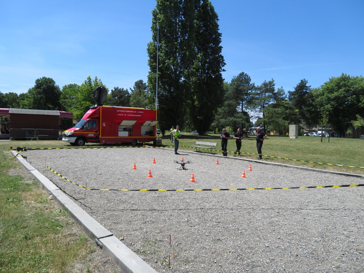 LavaudSebasti1's tweet photo. Un grand MERCI au #SDIS36 pour notre démonstration en temps réel @DronePompier avec la participation des #ChefOPS de la région #centre  , et pour notre futur partenariat @DronePompier #AerotechSysteme https://t.co/oRs67dnHtF