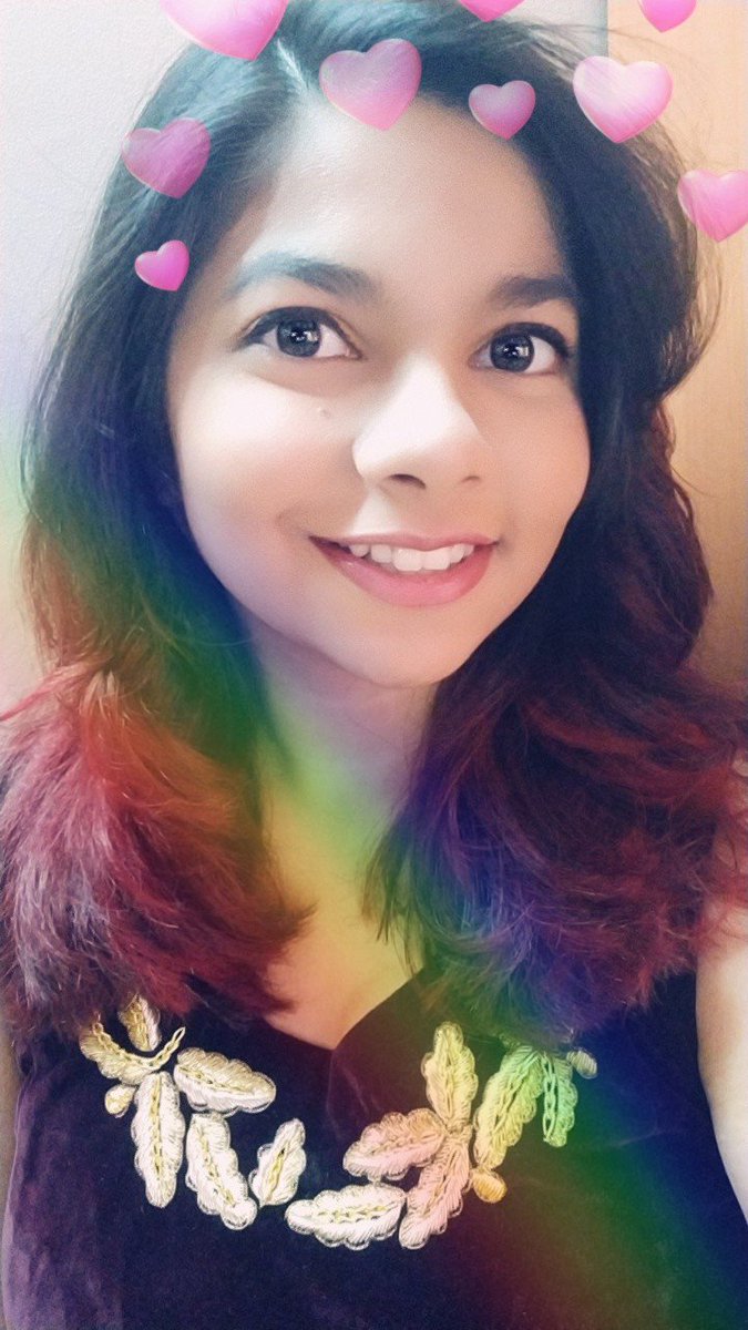 I just felt like doing this again but HAPPY PRIDE MONTH 🏳️‍🌈 I LOVE YOU ALL💜💙💚💛🧡❤️
#PrideMonth #BisexualAndProud