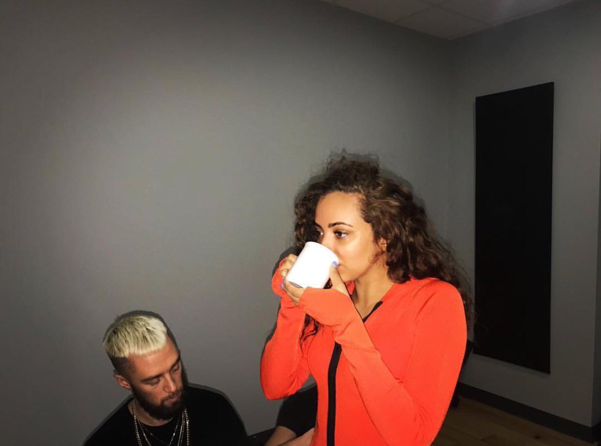 ArgentinaLM's tweet photo. Jade durante una prueba de vestuario para el Summer Hits Tour! Cada vez falta menos!! 👀 https://t.co/gJq5cU1sfI