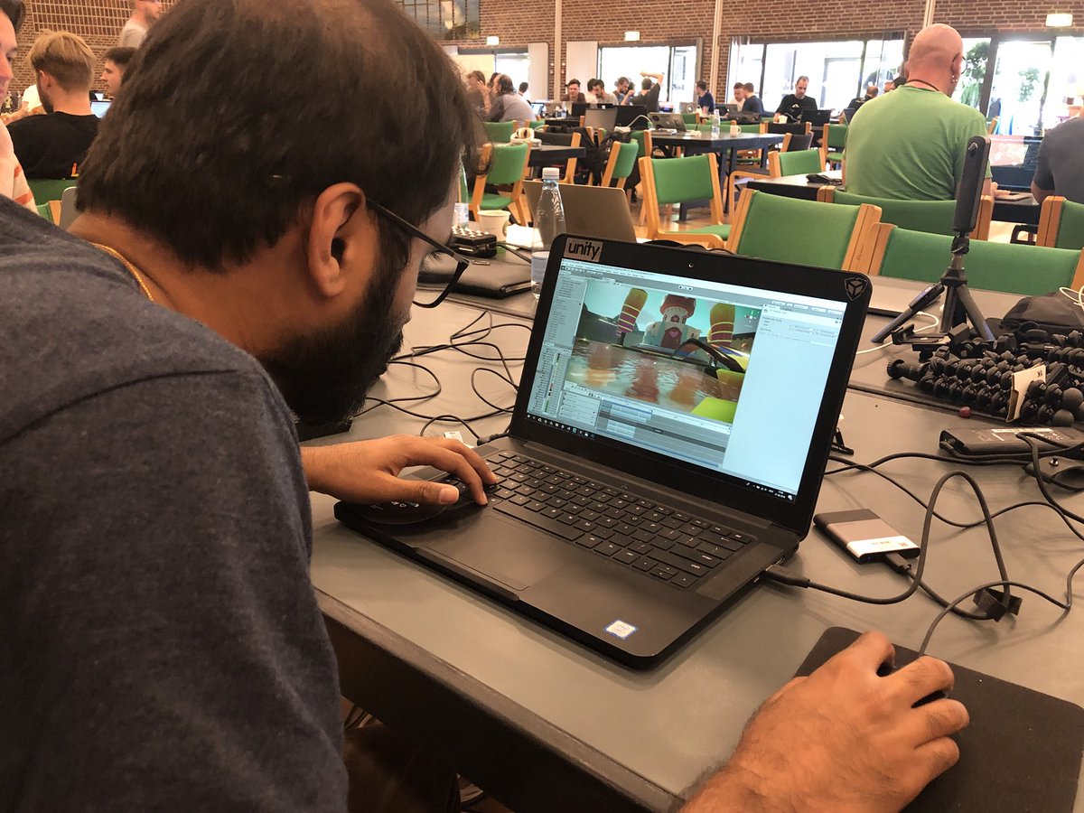 SimayDinc's tweet image. #unityhackweek Day 4 in Denmark is full of hacking, learning, swimming, talking and having fun🚀  #womeningames #oyunder