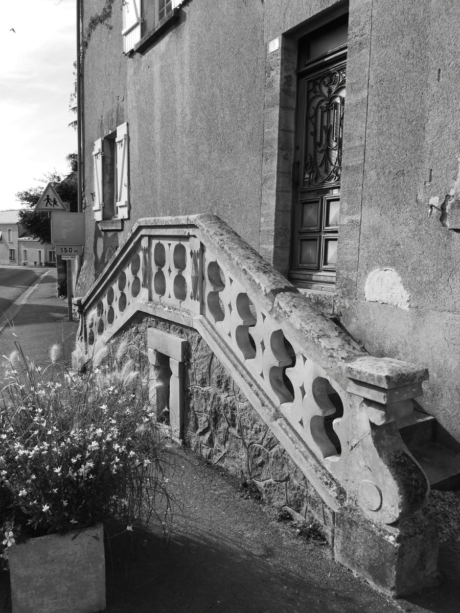 PJ_SENEQUE's tweet photo. Faye d'Anjou.
#BelleDemeure #ValDuLayon #Layon #Maison #Sénèque #immobilier #LeBonAgent #Histoire #NoirEtBlanc #FayedAnjou #Anjou #France https://t.co/AT0WGosiFk