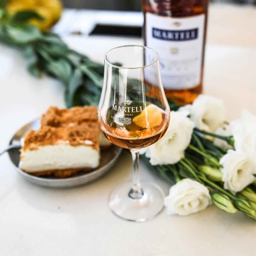 martell's tweet image. Ending dinner on an golden note with #Martell #VSSD