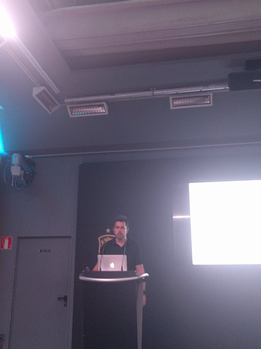 KarlosLupus's tweet image. En #phpmad con @asiermarques y #storybdd #phpbdd