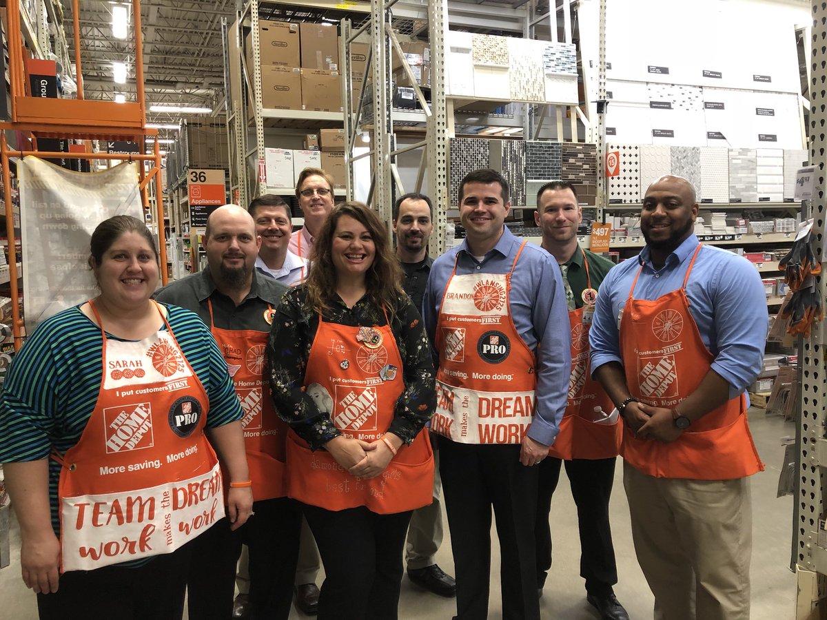 jenscibs's tweet photo. So proud of these leaders! Awesome job by all on your presentations today! #D320Develops #FutureASMs @JulieGiattino @Sarah_Kiester @BrandonPearl260 @SmallsCDG @RyanLueker @jenny10t27 @LancioniA @SueSamuels701 @A2HomeDepot @michaelmassey00 @Mark_Gridley @HouleHeather https://t.co/FY6sYv6GZi