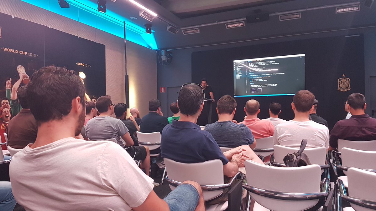 srtaDeveloper's tweet image. #phpmad #phpbdd @asiermarques utilizando como ejemplo práctico una tienda de café online... #developer cafetero 100%