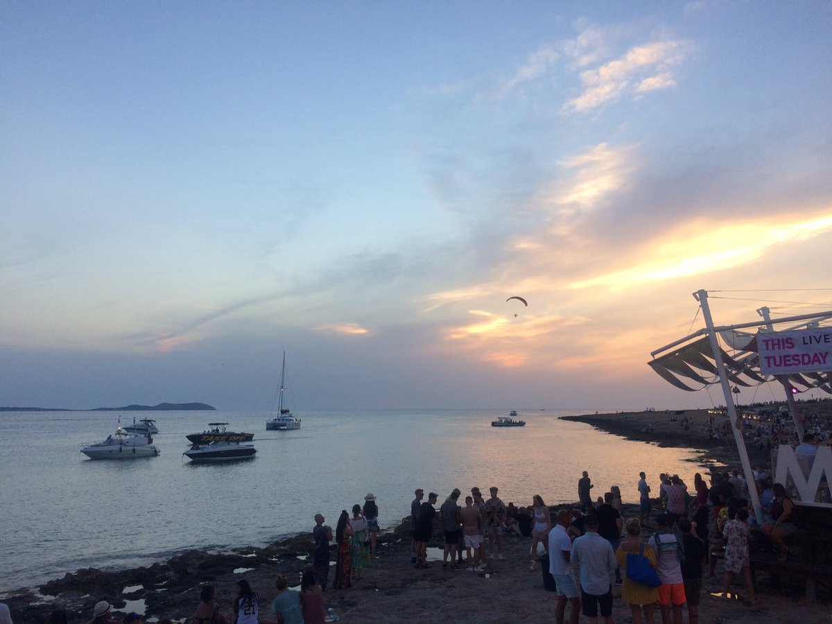 CatelanLisa's tweet photo. Holidays 💃🏼🕺🏼🍹  Finally back to Eivissa!🌴#Ibiza https://t.co/5aqiqYoBjj