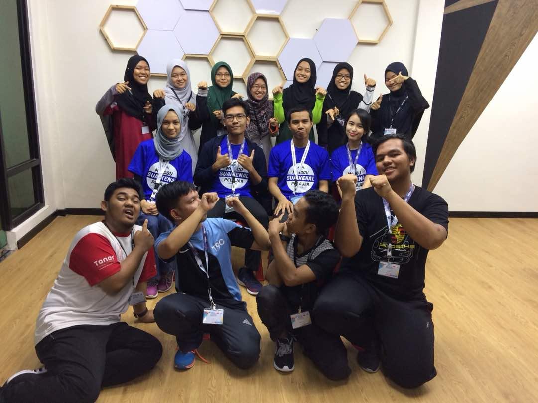 hanieyhazri's tweet photo. Dah mula rindu ππ₯ #LO #mskp1819 #apids17 #PASUM1819 https://t.co/ZG3stPaHqc