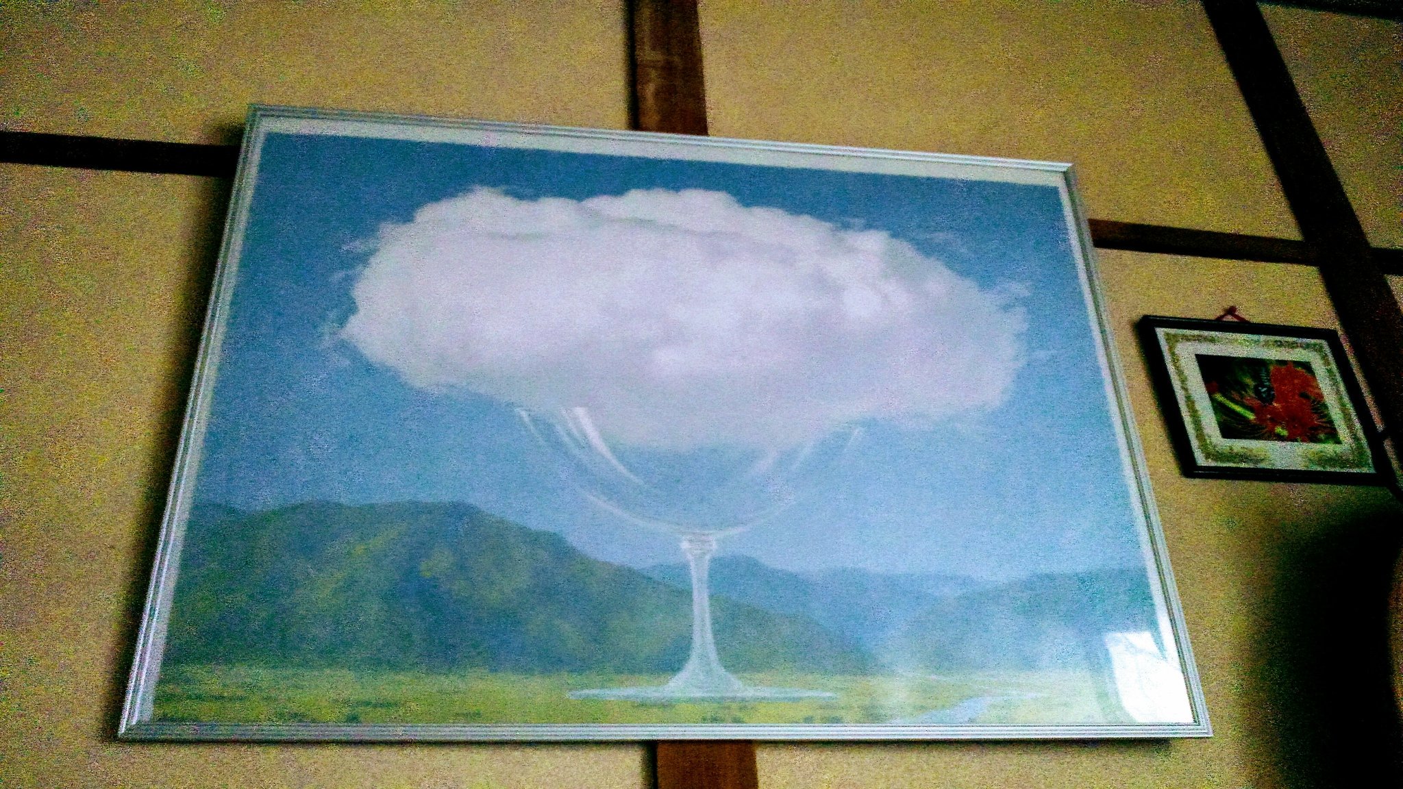 蜜まめ Twitter पर 寝室の絵画 とても気に入っている ルネ マグリットの 心の琴線 絵画展きっかけで買っといて 良かった 絵画 ルネマグリット 絵 写真好きな人と繫がりたい T Co P2gq1g8ihx Twitter