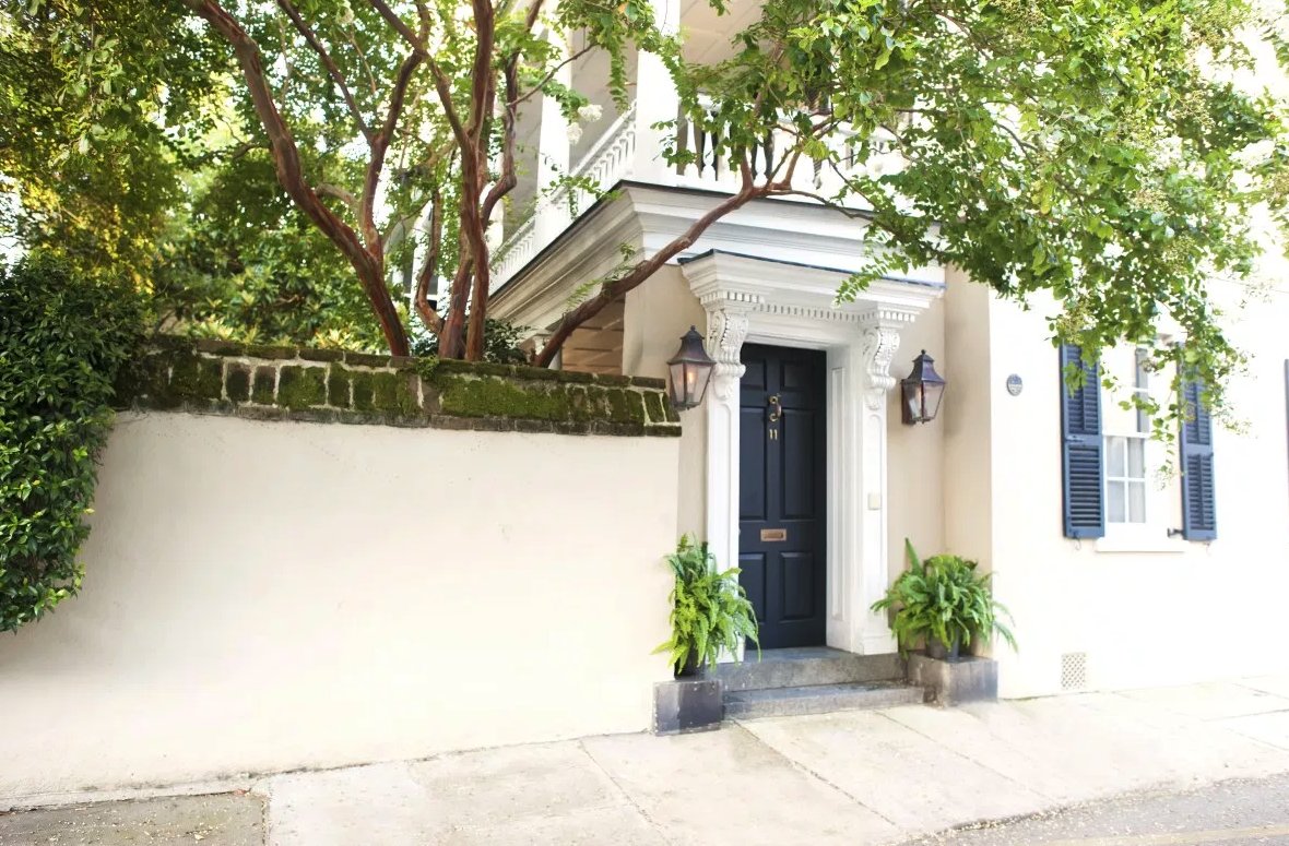 ExploreCHS's tweet image. Ready to see why #Charleston holds top honors? Explore the First Timer’s Guide to Charleston: bit.ly/2iuBHgC #TLWorldsBest