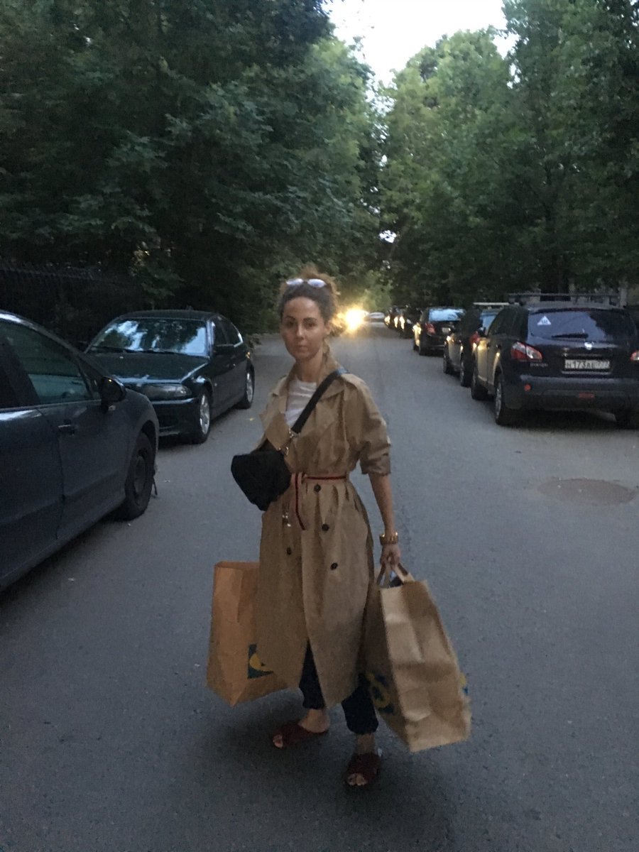 kseniyusha's tweet photo. Фэшн лук: пакет из икеи https://t.co/GE15oA7k75