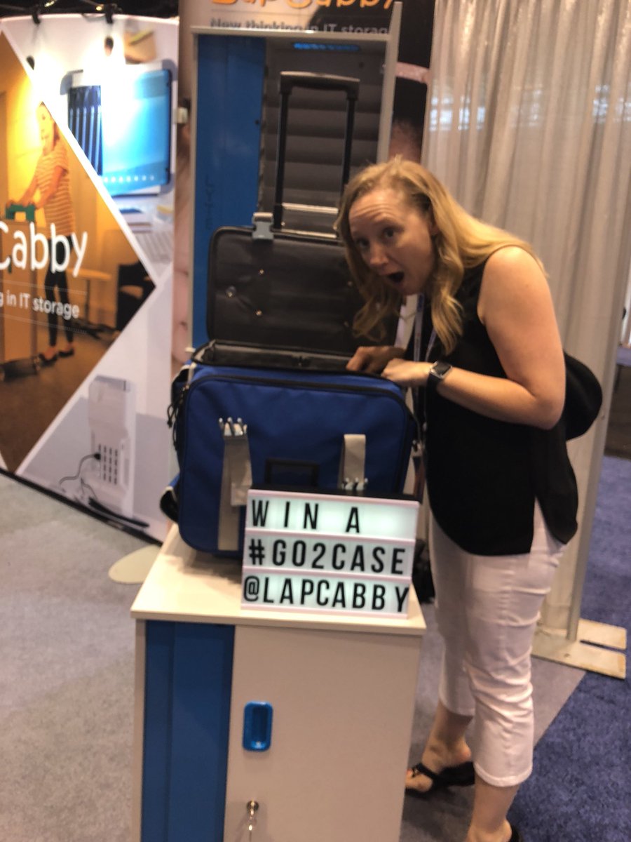 MicheleMSimi's tweet photo. At ISTE and found a rolling Laptop case that charges! Wow! #go2case @LapCabby https://t.co/svB4KkV8KJ