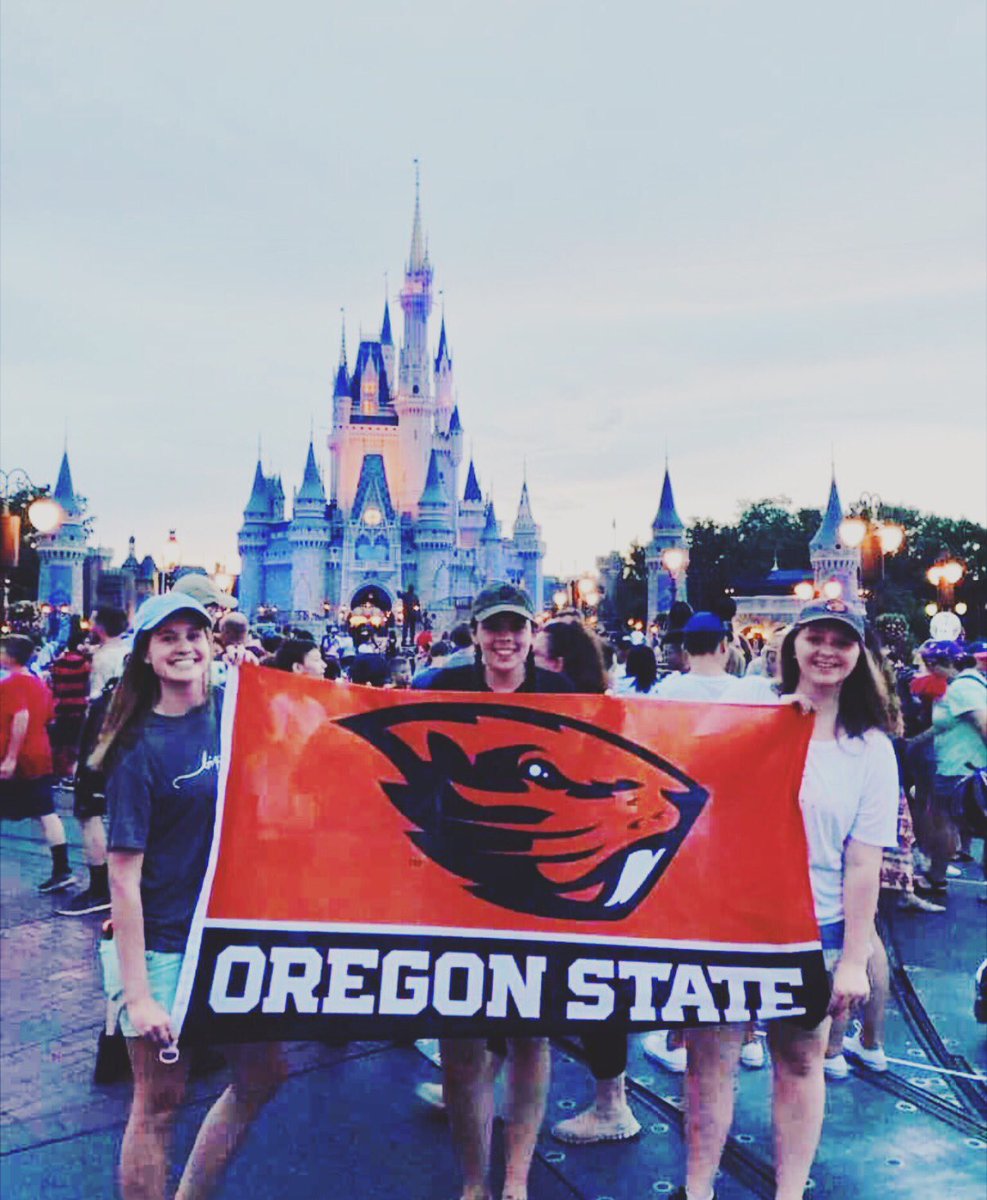 SigmaKappaOSU's tweet photo. Win or lose, go beavs🧡 our sisters had a magical time in Florida🌟 #sksummer https://t.co/CNGpf7kvdV