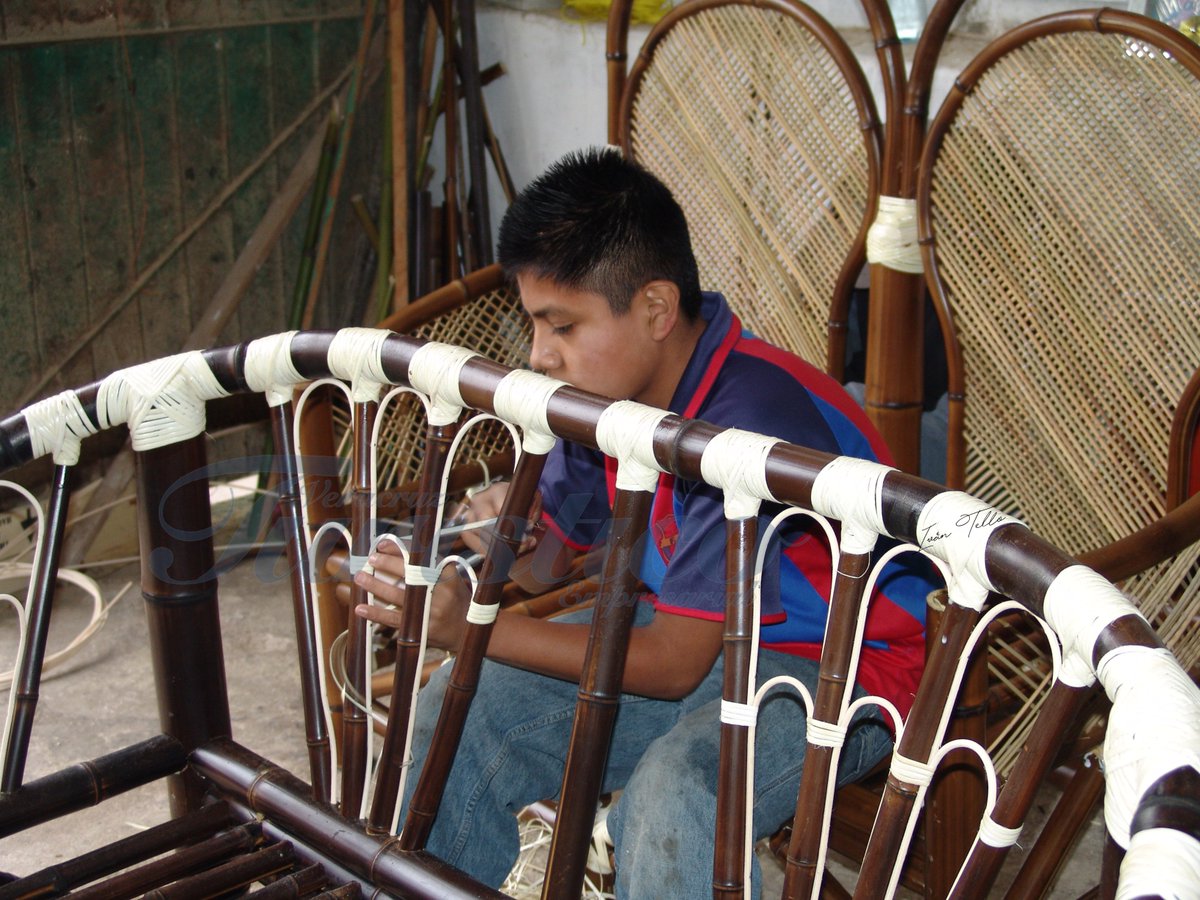Ver_Turistico's tweet photo. https://t.co/J58xSXPx6J
Muebles rústicos de bambú, a tan sólo 5 kilómetros de Teocelo. Date una escapadita y conoce estas excelentes artesanías.
Se parte de un #VeracruzTurístico.
#Viaja, #Conoce, #Disfruta y #Comparte https://t.co/pG193GkJ0g