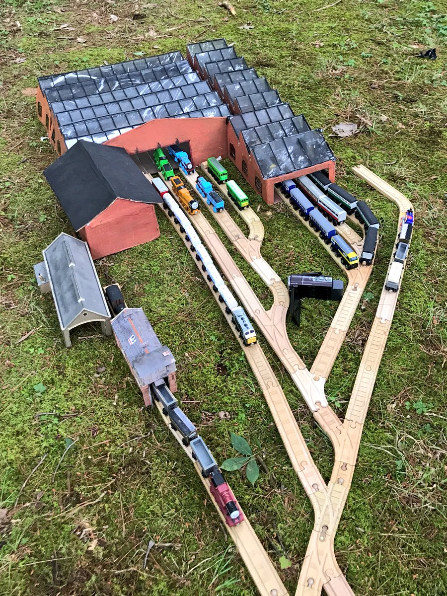 TWRailway's tweet photo. Some more random pictures from #TWRCon2018!
- Messing around with @EEngine93 and @99OTF.
- @Oliver267Studio's incredible hand-built Tidmouth Sheds.
- Two TWR Raul's made by @turtlesanthomas and @HTJTMattTTTE.
- Draude's had a NIT (New in Thomas) Roundhouse Set for $600. https://t.co/9hIK8WKZ15
