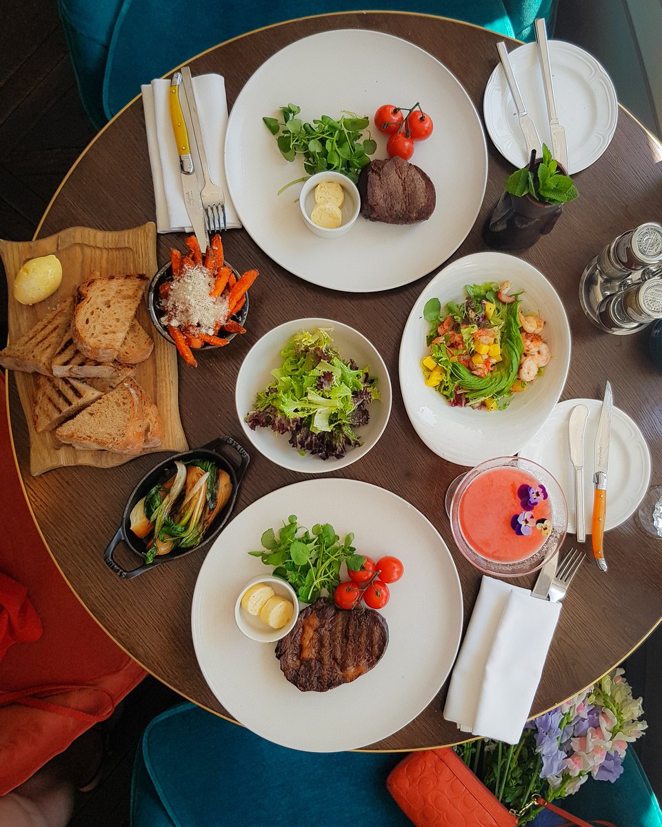 gokcegeorgiou's tweet photo. Lunch date @lanesofmayfair 🍖🔪🍹 #perfectlunch #londonfood #london #eatwithstyle https://t.co/Omzfox3lU8