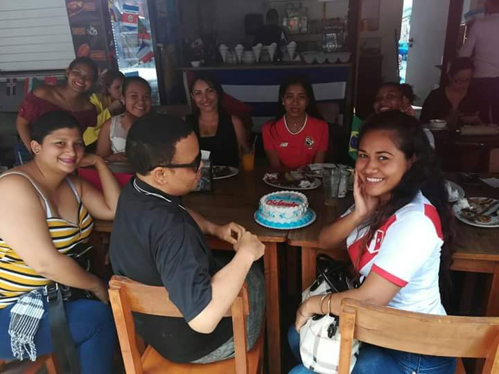 ToursRobles's tweet photo. El equipo de Robles Tours disfrutando de una linda tarde en el Restaurante La Cubanita. #Food #restaurants #pty #ptylife #happy #lunch #team #photography #Travel https://t.co/xvdspAsYYQ