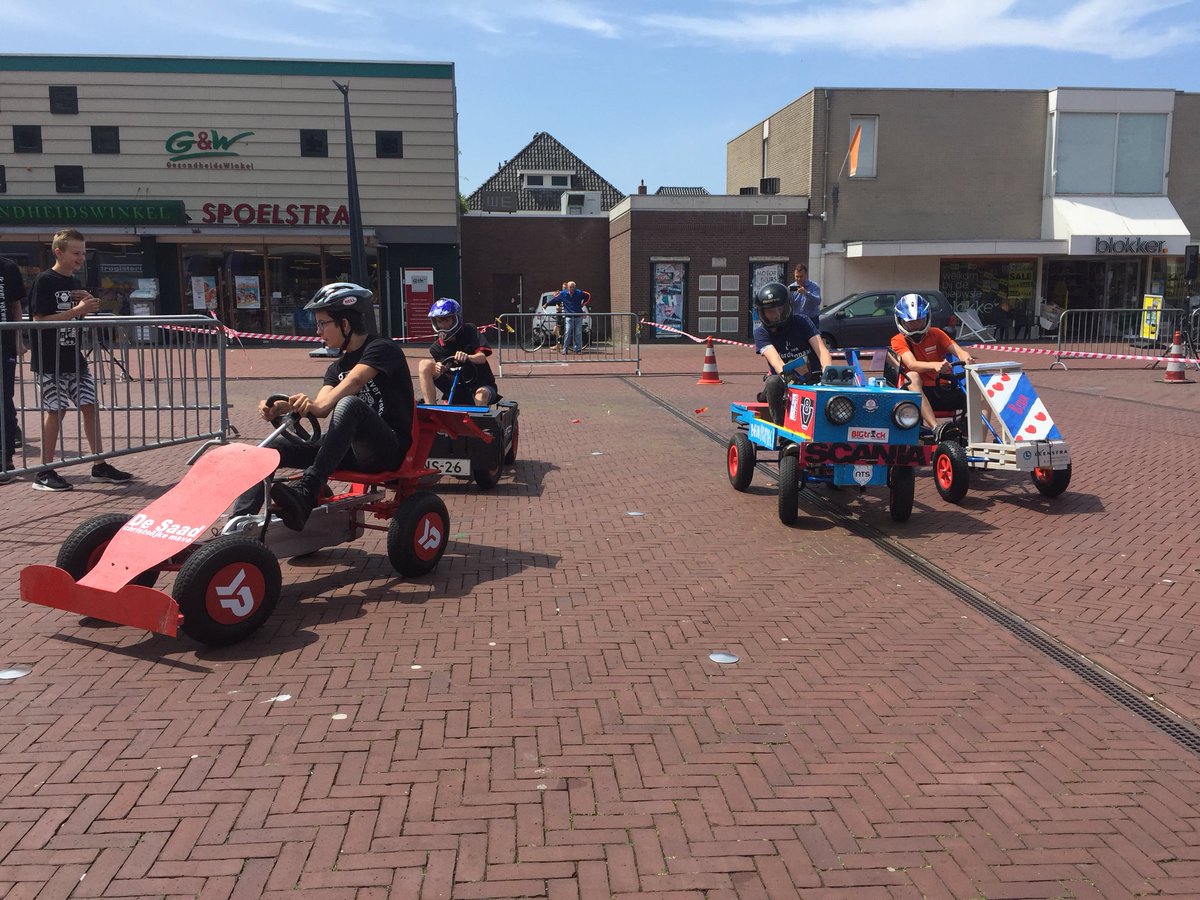 folkertsonsma's tweet photo. Prachtige en spannende skelterrace in Drachten. Mooi voorbeeld samenwerking onderwijs en bedrijven . Promotie  voor techniek. @technet @icd @rocfriesepoort https://t.co/qv0p9sJAkY