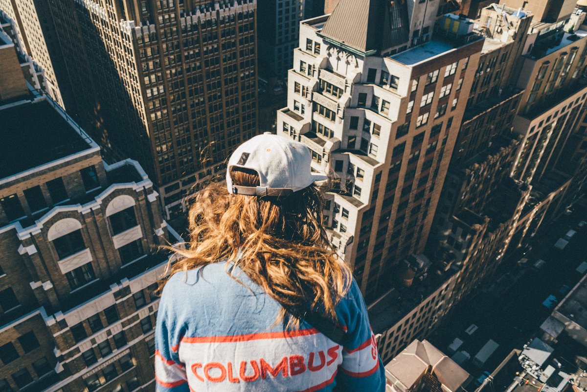 Living on the edge with bike courier Cooper Ray and his No. 22. 22bicycles.com/blogs/news/coo… #22bicycles #no22