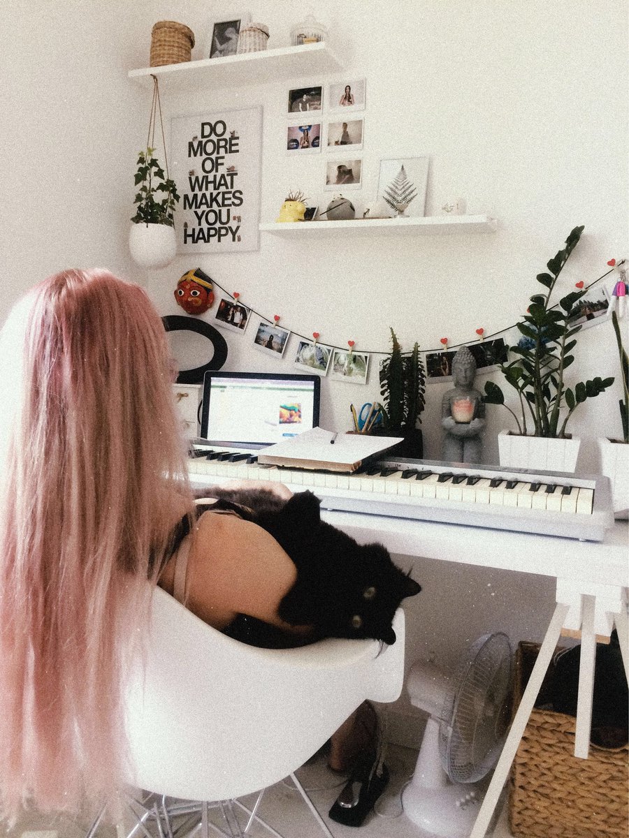 My lil 😈 always helps me with the composing 🎹