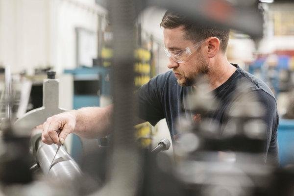 Robots or Job Training: Manufacturers Grapple With How to Improve Their Economic Fortunes. https://nyti.ms/2Ivhoaa @nytimes #Manufacturing #Jobs