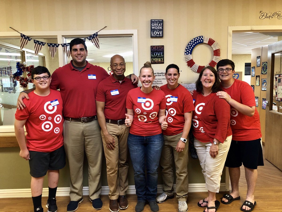 It was a great day partnering with the United Way to help the Breckenridge Village residents discover the joy of everyday life! #BringJoy #FindJoy #UnitedWay @cat10jill <a href="/Herron9Herron/">Lindsay Clark</a> @72underpar <a href="/Jake2934/">Jake Oney</a>