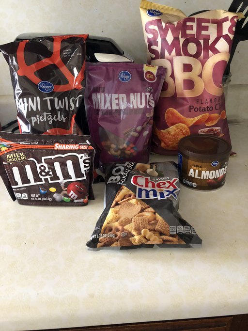 Grow01Price's tweet photo. My perfect snack mix w/ my #KrogerFaves! #TrailMixChallenge #MyMagazineSharing #FreeSamp https://t.co/rZKk4TW77W https://t.co/L7ToBVuywE