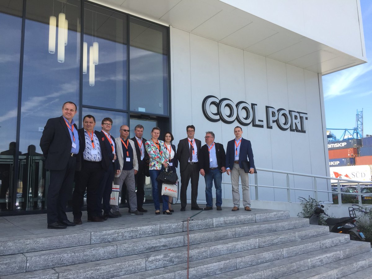 HomanMAC's tweet photo. Kickoff PL-NL #Agrologistics program of @DutchVisitors with excellent presentations focussed on cooperation between government, industry &amp; science followed by visits to #Coolport, @Lanstrostomaten &amp; @Greenpack2 https://t.co/iYuEGLLheM