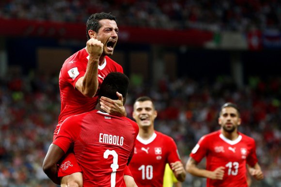 Suiza empató con Costa Rica en un vibrante juego y se clasificó a los octavos de final del Mundial. Pasando de segundo en su grupo y próximo a encontrarse con Suecia en la siguiente ronda.

SUIZA 2 - COSTA RICA 2

Hop Suisse!!! 

#horsuisse #mundial2018 #Switzerland
