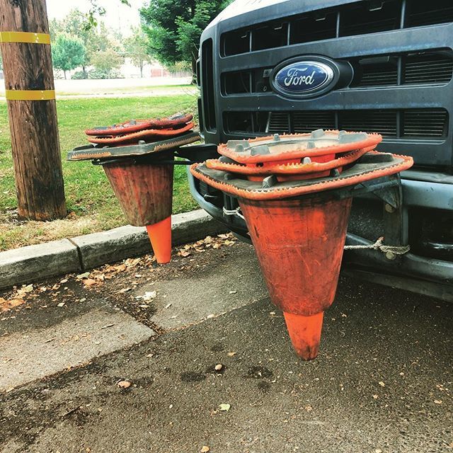 ConesAlone's tweet photo. Cones for cones. Hopkins Ave, Palo Alto. #Trafficcone #safetycone #ford #fangs https://t.co/T4H0MHIr2A https://t.co/LnDLaRN84N