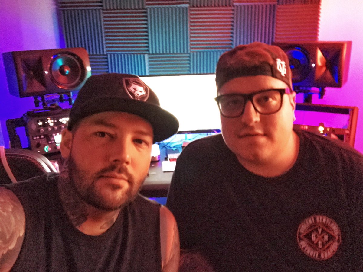 zachjayjohnson's tweet photo. Came out to Michigan to hang with my best bud @Mtndrew222 and do some riffin! #BackyardBoyz https://t.co/ZAHfled8oj