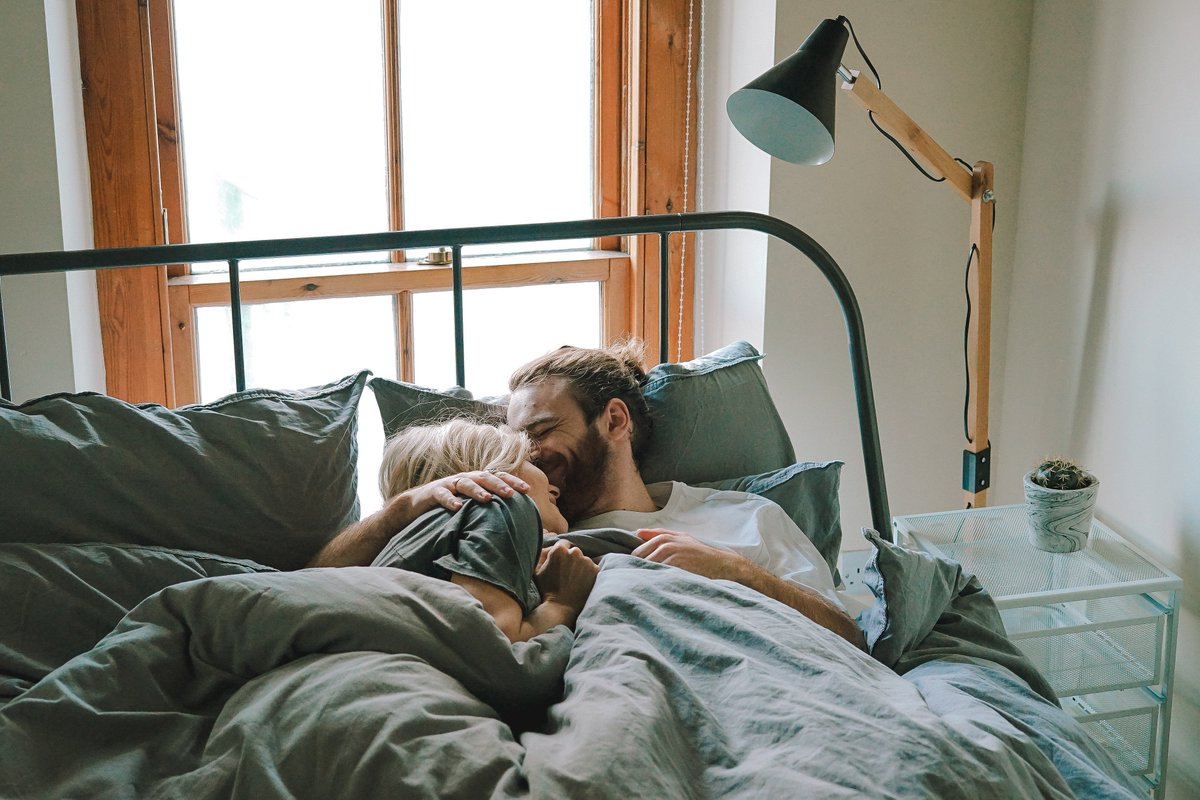 PlentyOfFish's tweet photo. Are you considering buying your first home together as a couple!? Here are some fab tips and tricks for first home buyers! https://t.co/iS3xVyoqnU #POFBlog https://t.co/fFnWUTQEKO
