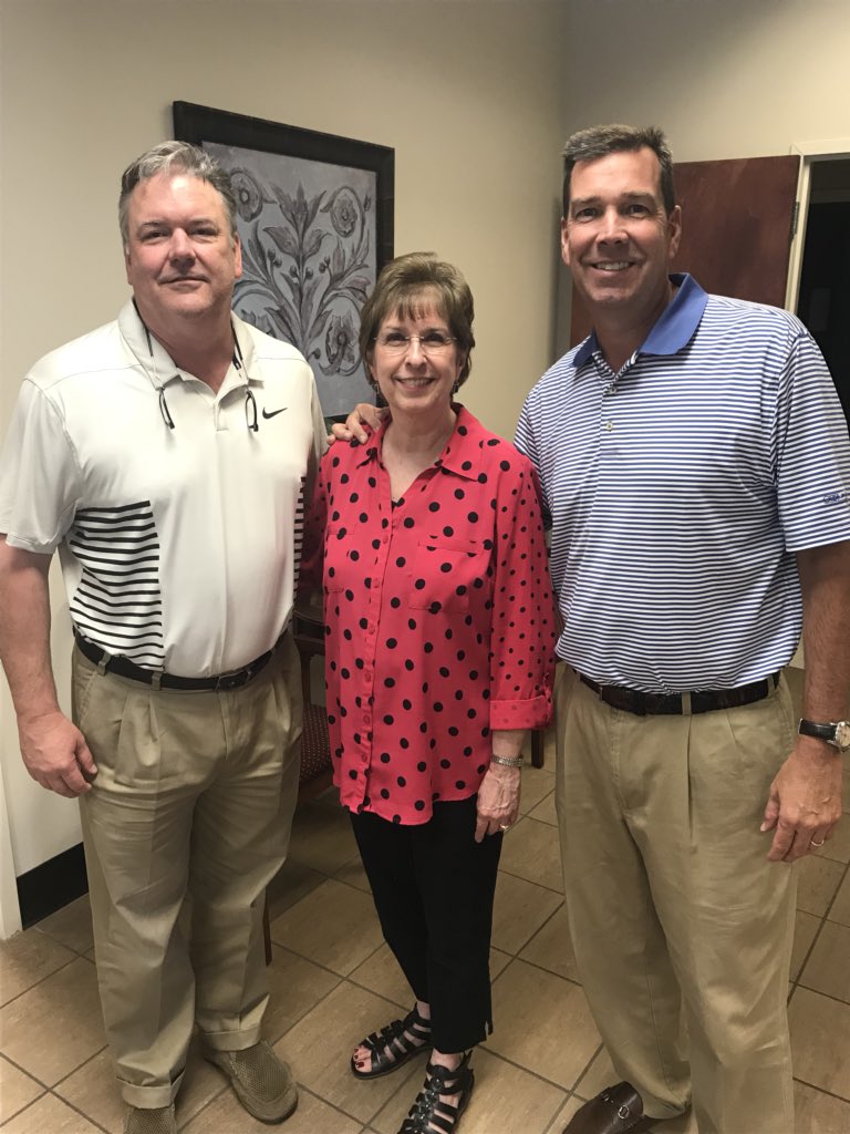 AmericanBank_BG's tweet photo. We are so excited for ABT’s Janie Taylor on her retirement this week - almost 46 years in banking! We are also a little sad, Janie has been a part of the ABT team for over 14 years. Wish you nothing but the best, Janie! Enjoy those grandkids and traveling! We love you! ❤️🇺🇸 https://t.co/boFOw1M87F
