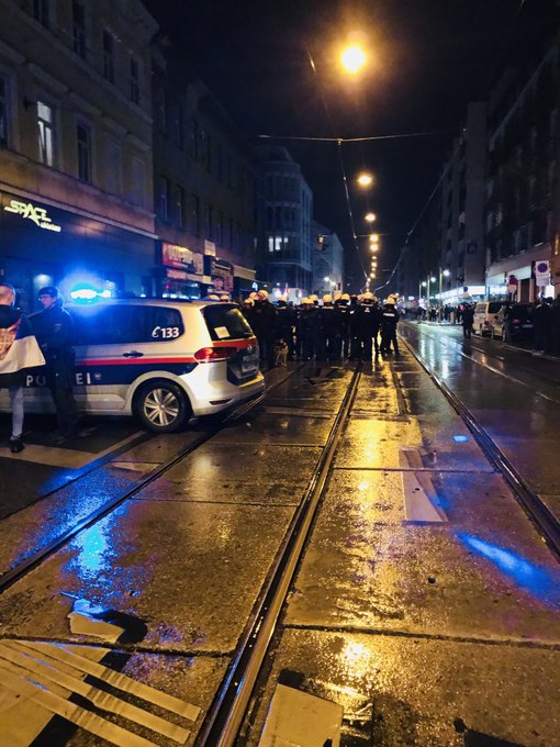 View image on Twitter