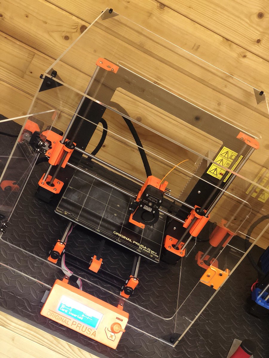 FilamentFrenzy's tweet image. Enclosure for my @josefprusa MK2 by @SpannerHands3D with custom #spannerbot door engraving 😍 Time to turn up the heat around here 😃