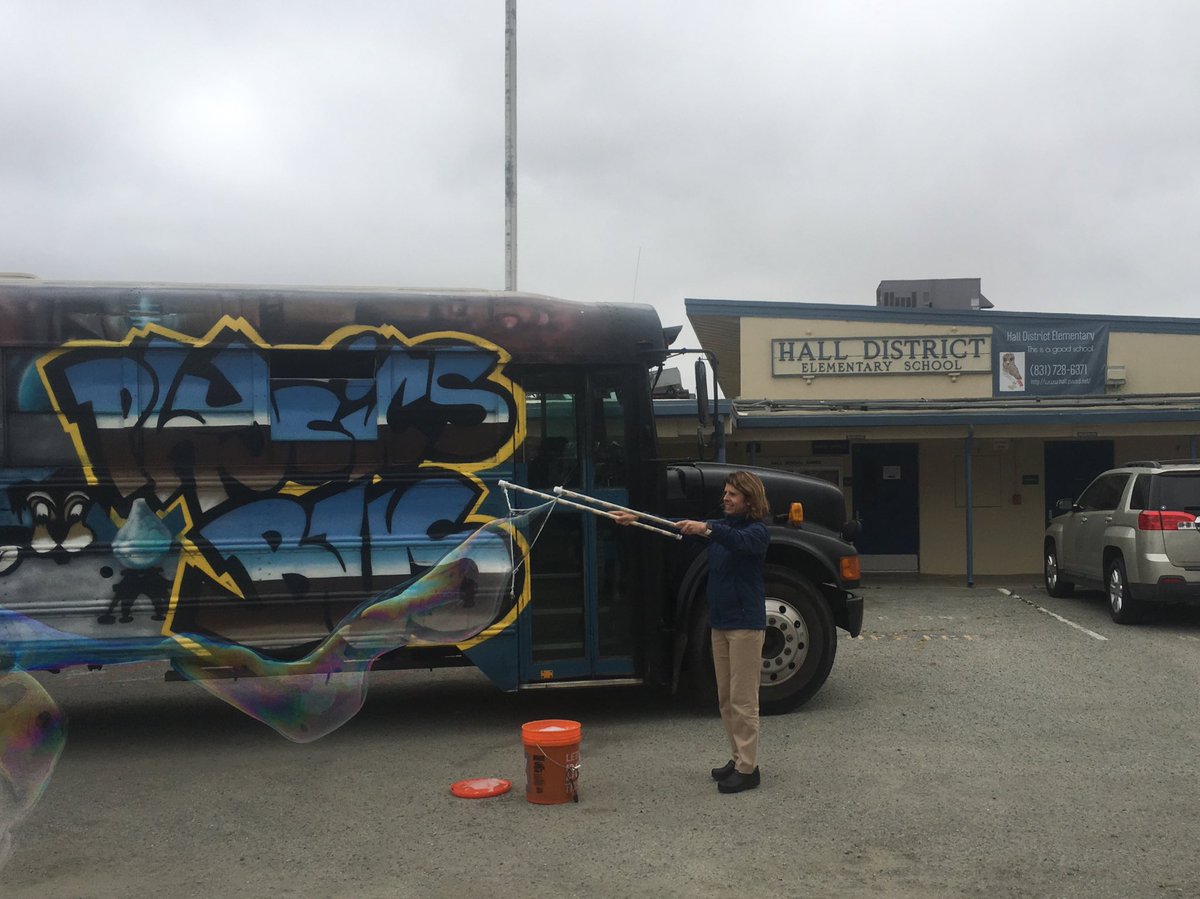 mathithings's tweet photo. @PhysicsBusWest visits @HallDistrict and the principal gets in on the fun.  See you tomorrow.  Thx for a great Day #stem #Watsonville https://t.co/FzUmuEwurE