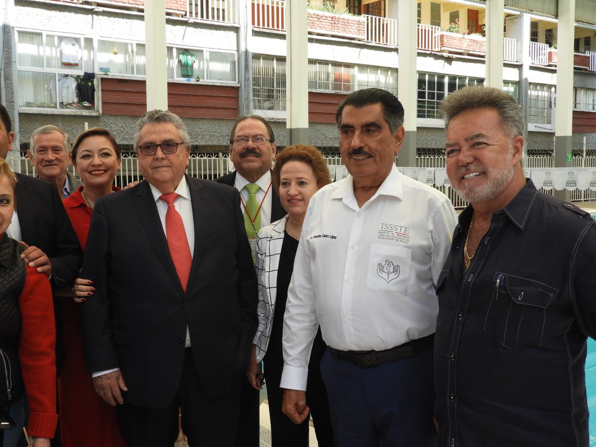 JoseMonroy2's tweet photo. Gira con el Director General del ISSSTE - Delegación Zona Sur
#ISSSTE #DRZS #JOSEMONROY https://t.co/VcSA6ZHOJk