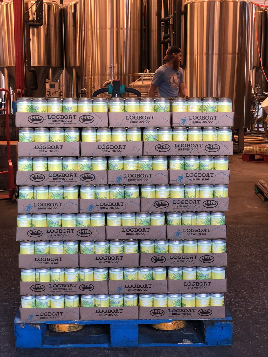 LogboatBrewing's tweet photo. For the first time EVER...Pineapple Snapper cans are available to our complete distribution footprint! This means you too St. Louis 🍍🐢🚀 https://t.co/grQ58LImks