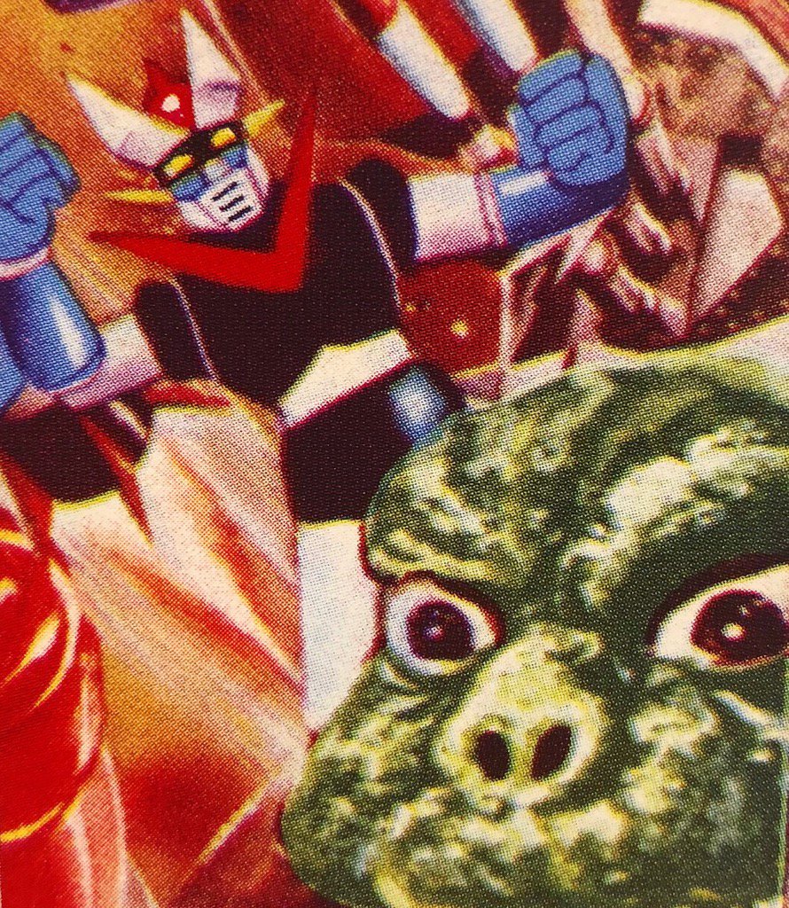 pachidrunkers's tweet photo. Godzilla the dirty photobomber. 
#pachimon #パチ怪獣 #pachi #bootleg #godzilla #ゴジラ #mazingerz #マジンガーZ #gonagai #永井豪 #photobombing #robot #giantrobot #robotto #kaiju #怪獣 https://t.co/Fpj261v92C