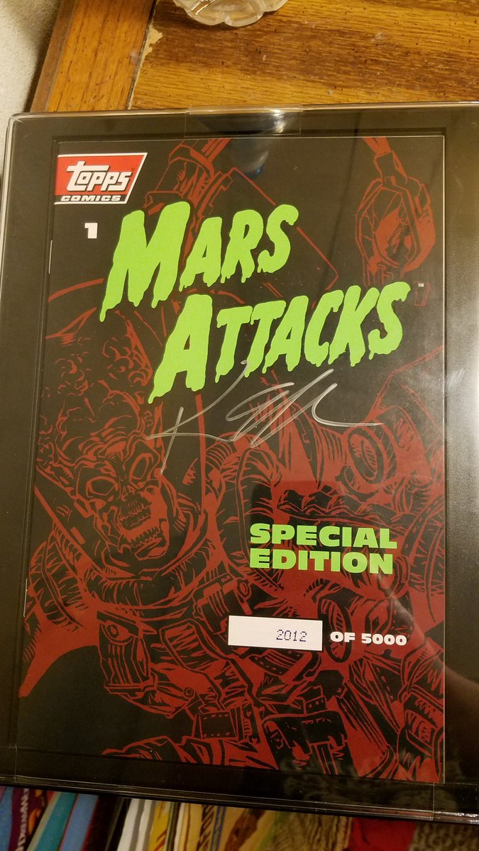 WeirdDadUpdates's tweet photo. #marsattacks #limitedcomic #sweet https://t.co/2vNGNqcapg