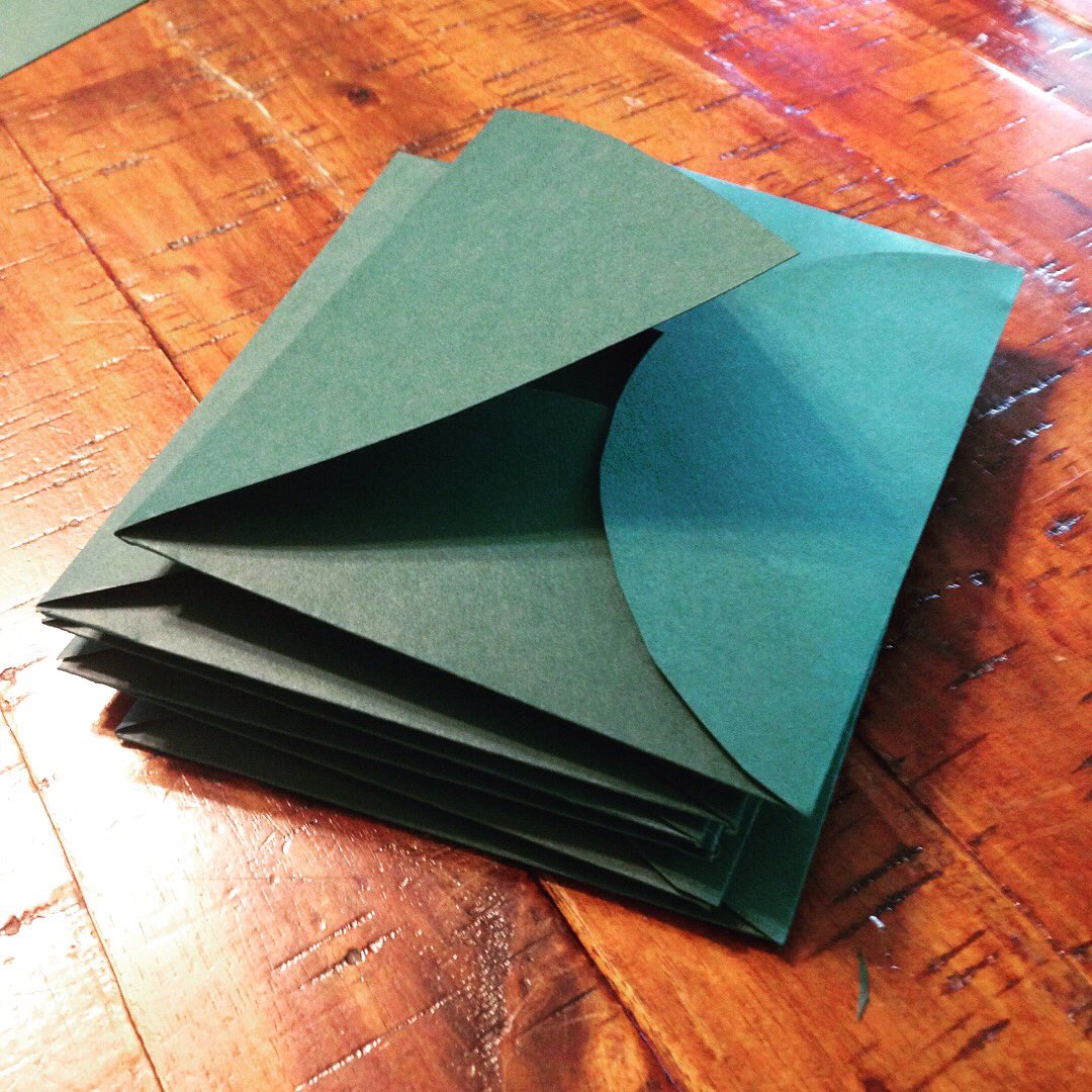 LillyKoppMusic's tweet photo. It's actually rather easy to make envelopes! Really fun, too. ☺️😁❤️🎶✨ #envelopes #handmadeenvelopes https://t.co/FlEMPpK1gV